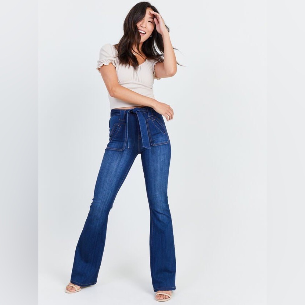 Altar’d State Alex Flare Jeans Sz 25/1
Style # DJ23204H18